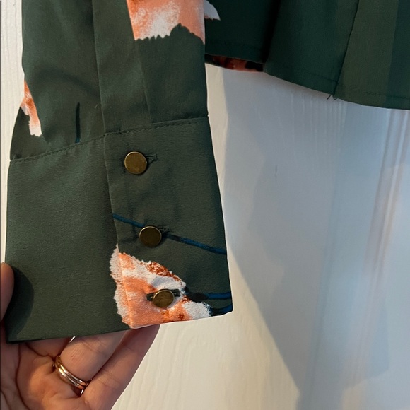 Forever 21 Dark Green Floral Blouse - Picture 2 of 5